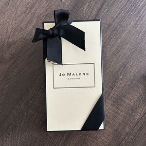 Jo Malone London Cream Gift Box with Black Ribbon